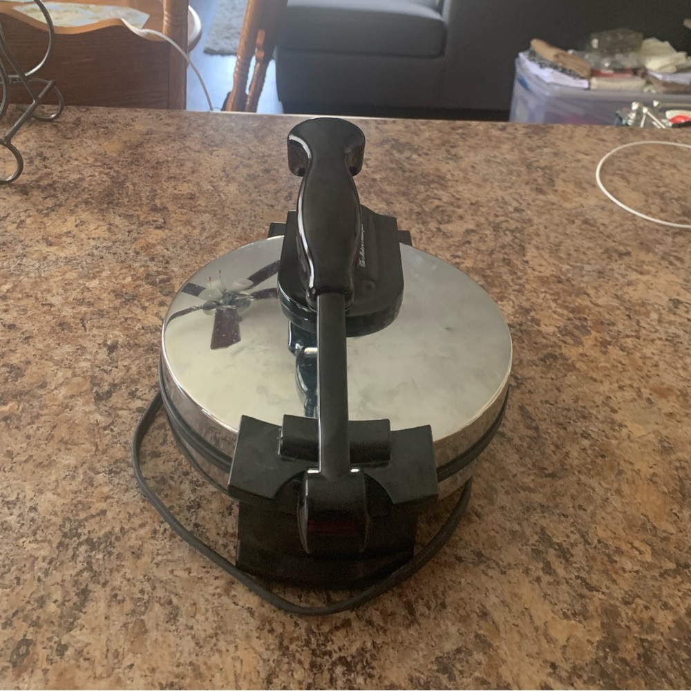 NWOB Revel The Modern Masterpiece Tortilla Maker CTM 660 120V - 60Hz 850W